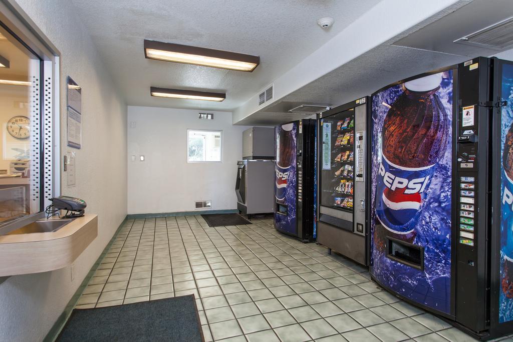 Motel 6-Turlock, CA Buitenkant foto