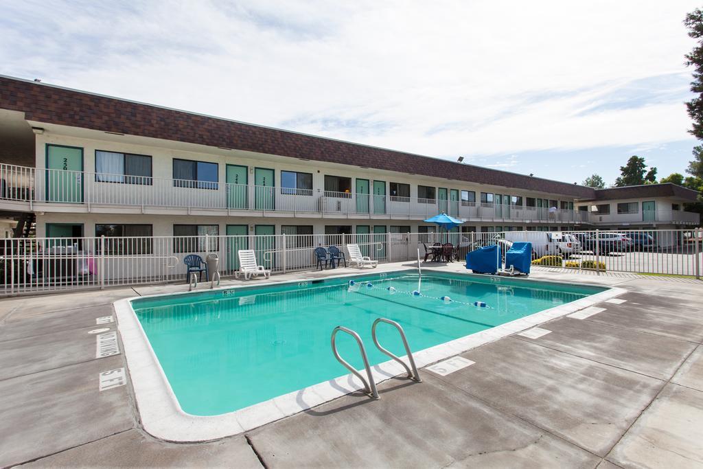 Motel 6-Turlock, CA Buitenkant foto