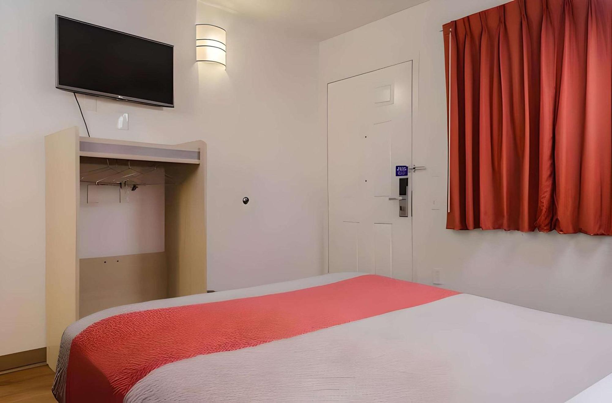 Motel 6-Turlock, CA Buitenkant foto
