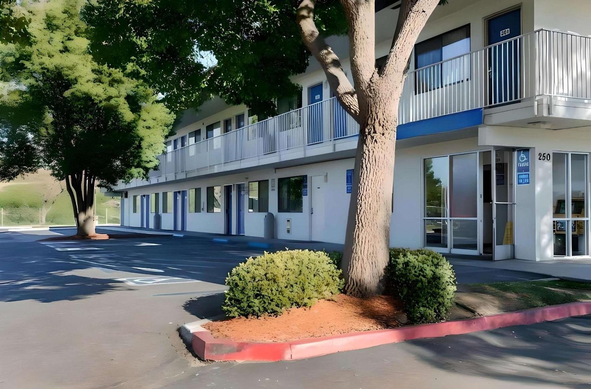 Motel 6-Turlock, CA Buitenkant foto