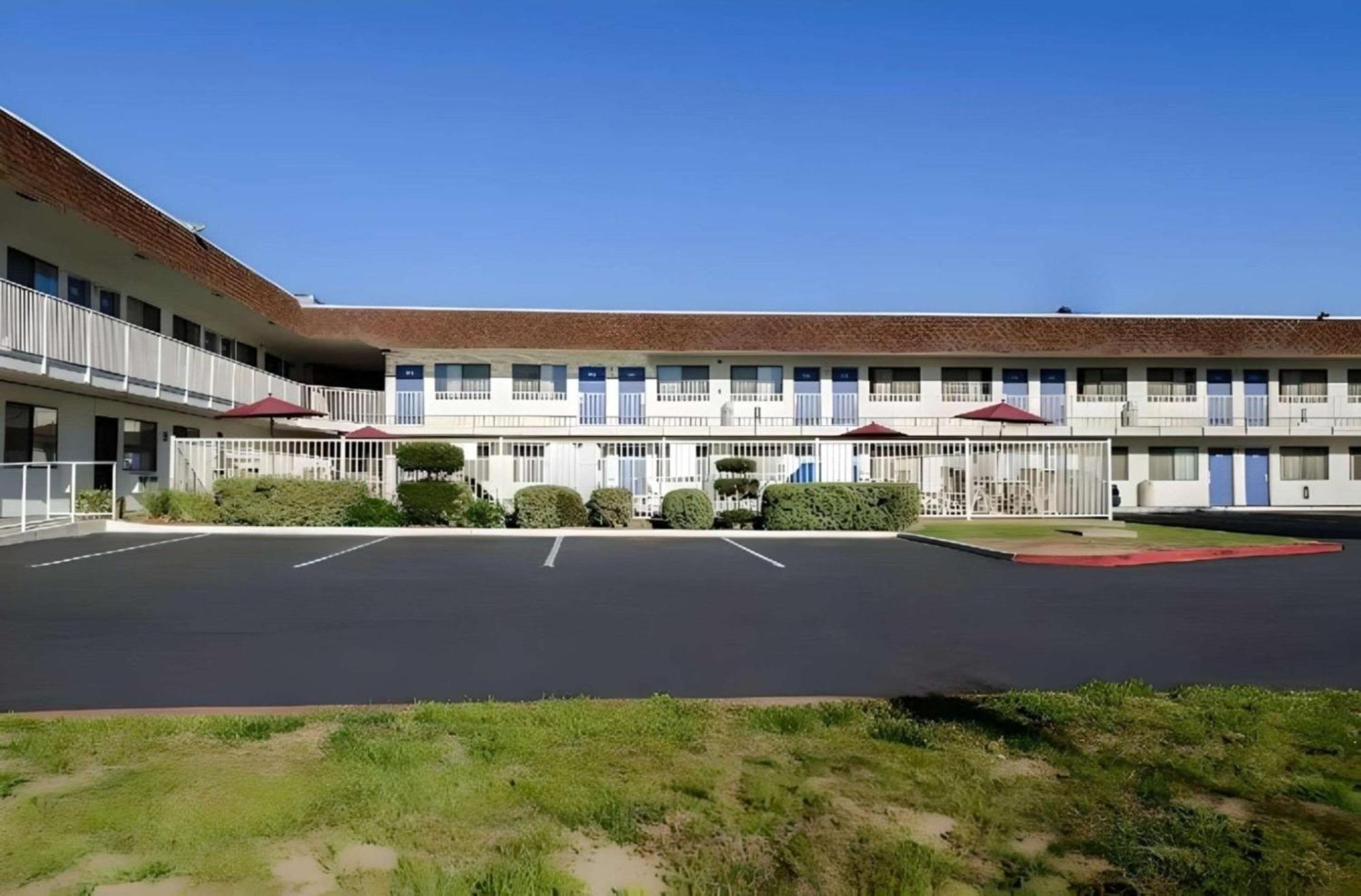 Motel 6-Turlock, CA Buitenkant foto