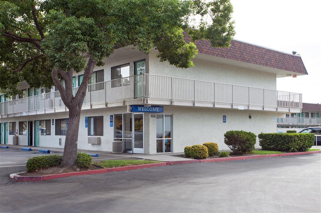 Motel 6-Turlock, CA Buitenkant foto